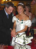 Vivienne and Steven cutting their Wedding Cake